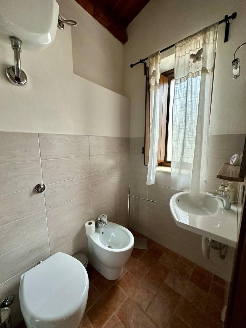 Roba Albanisi Hotel Aragona Exterior foto